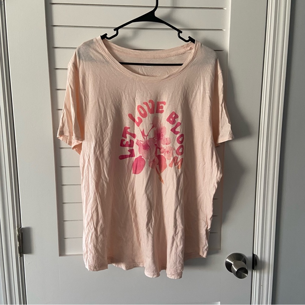 Old Navy Tshirt Size XXL